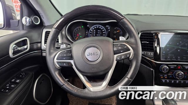 Jeep Grand Cherokee 2021 — фото 12 из 20