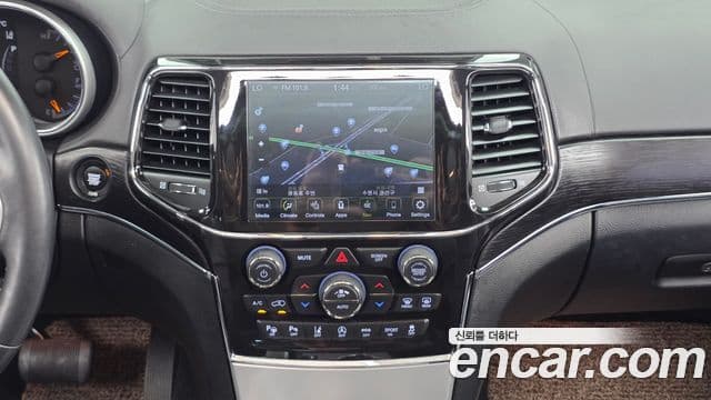 Jeep Grand Cherokee 2021 — фото 13 из 20