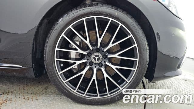 Mercedes-Benz S-Class 2025 — Photo 38/38