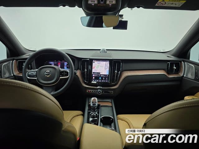 Volvo XC60 2024 — ფოტო 11/20
