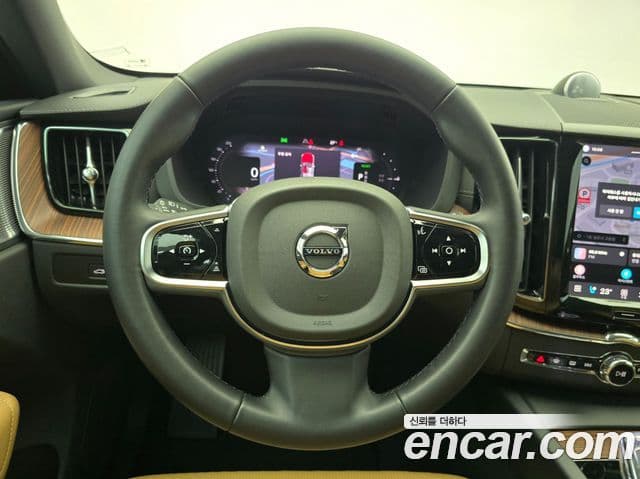 Volvo XC60 2024 — фото 12 из 20