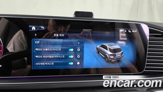 Mercedes-Benz GLE-Class 2025 — Фото 14/20