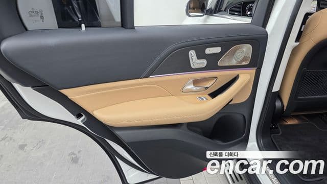 Mercedes-Benz GLE-Class 2025 — Photo 31/33