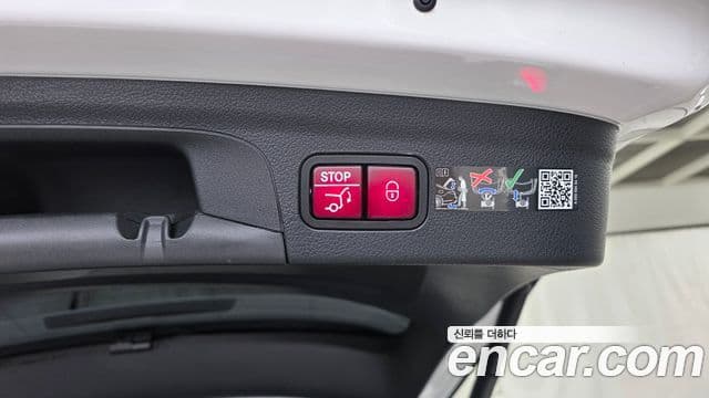 Mercedes-Benz GLE-Class 2025 — Photo 20/33