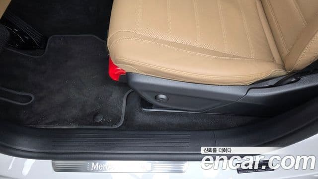 Mercedes-Benz GLE-Class 2025 — Photo 18/33