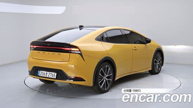 Toyota Prius 2024 — Şəkil 12/20