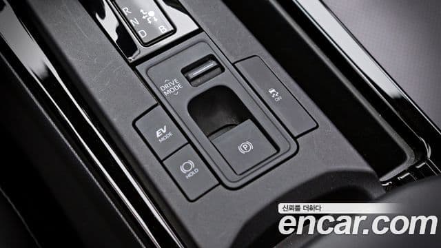 Toyota Prius 2024 — Şəkil 10/20