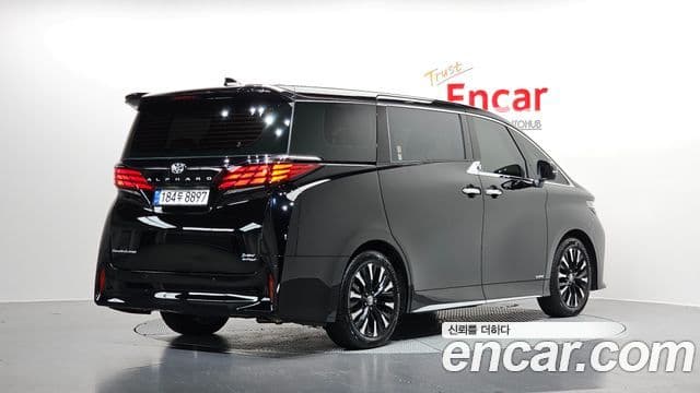 Toyota Alphard 2025 — ფოტო 2/20