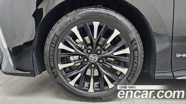 Toyota Alphard 2025 — ფოტო 5/20