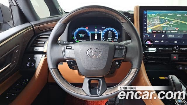 Toyota Alphard 2025 — ფოტო 13/20