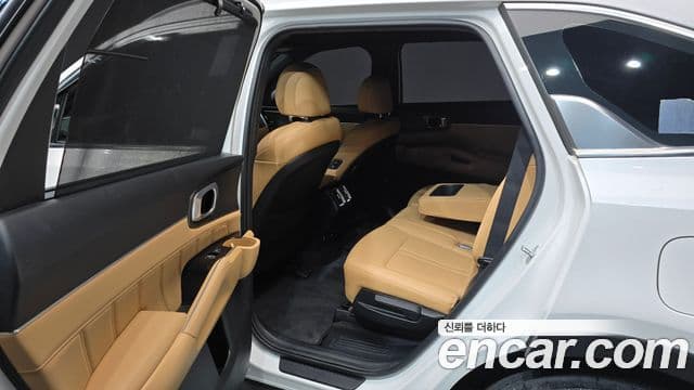 Kia Sorento 2022 — Фото 11/20