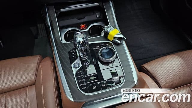 BMW X7 2021 — фото 9 из 20
