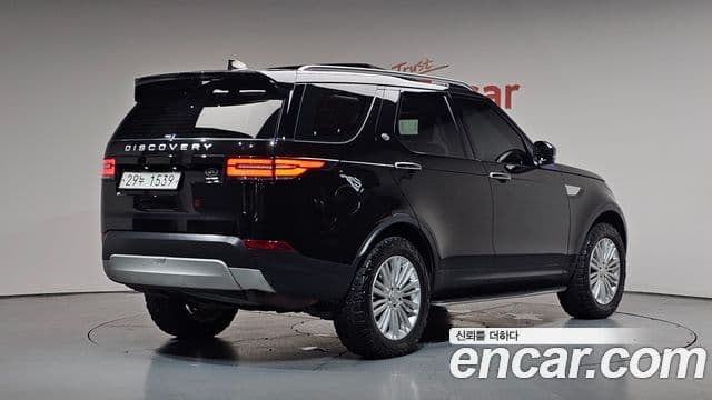 Land Rover Discovery 5 2018 — ფოტო 2/20