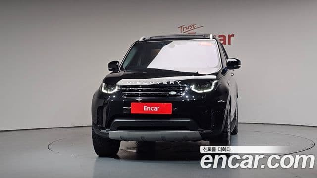 Land Rover Discovery 5 2018 — ფოტო 3/20