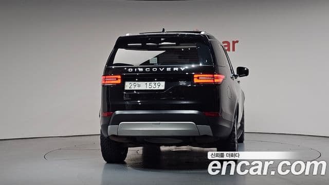 Land Rover Discovery 5 2018 — ფოტო 4/20