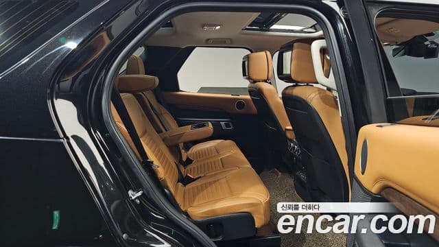 Land Rover Discovery 5 2018 — ფოტო 12/20
