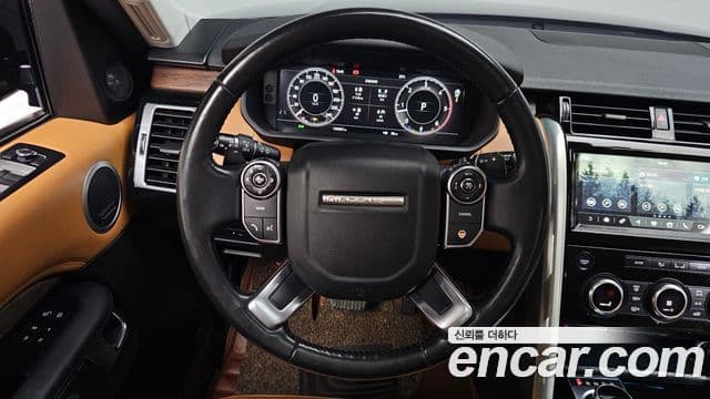 Land Rover Discovery 5 2018 — ფოტო 13/20