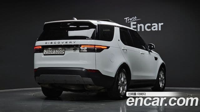 Land Rover Discovery 5 2019 — ფოტო 2/20