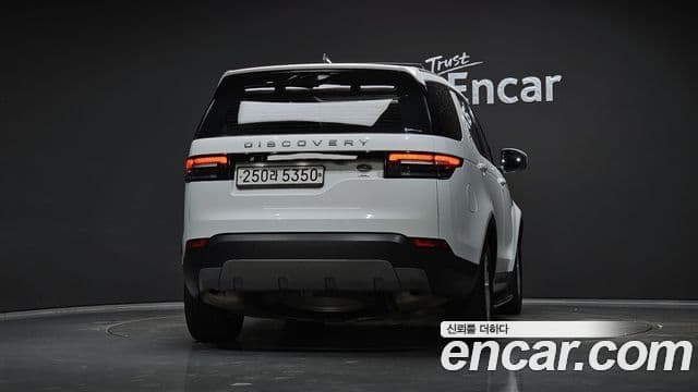 Land Rover Discovery 5 2019 — ფოტო 4/20