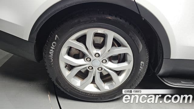 Land Rover Discovery 5 2019 — ფოტო 5/20