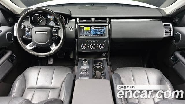 Land Rover Discovery 5 2019 — ფოტო 7/20