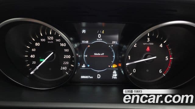 Land Rover Discovery 5 2019 — ფოტო 8/20