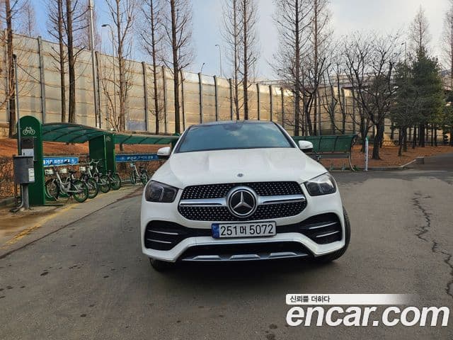 Mercedes-Benz GLE-Class 2021 — ფოტო 2/17