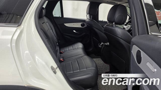 Mercedes-Benz GLC-Class 2019 — Şəkil 12/20