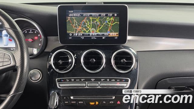 Mercedes-Benz GLC-Class 2019 — Şəkil 14/20