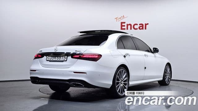 Mercedes-Benz E-Class 2020 — фото 2 из 20