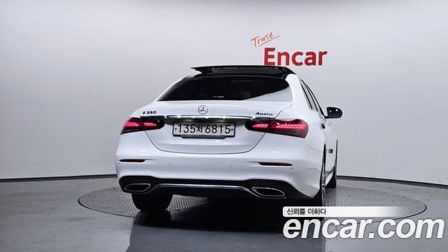 Mercedes-Benz E-Class 2020 — ფოტო 4/20