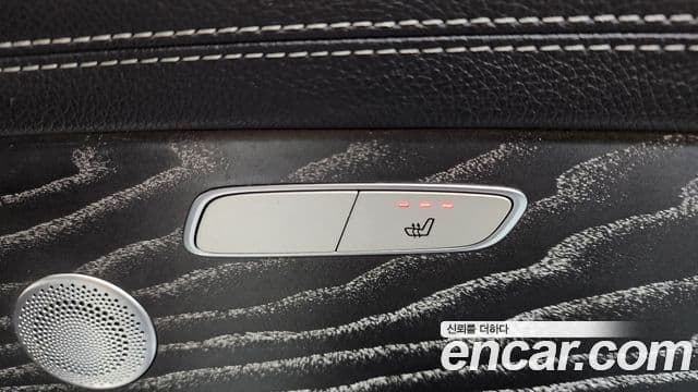 Mercedes-Benz E-Class 2020 — ფოტო 19/20