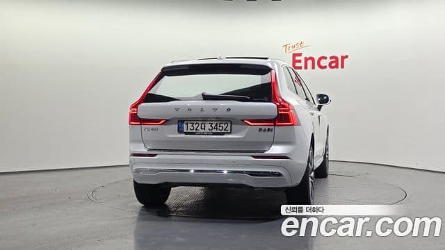 Volvo XC60 2022 — Şəkil 4/20