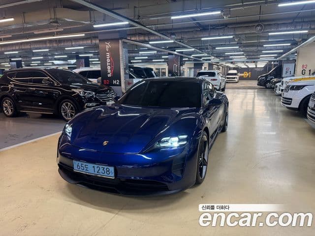 Porsche Taycan 2024 — ფოტო 6/20