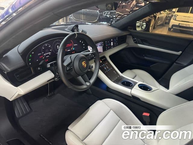 Porsche Taycan 2024 — ფოტო 5/20