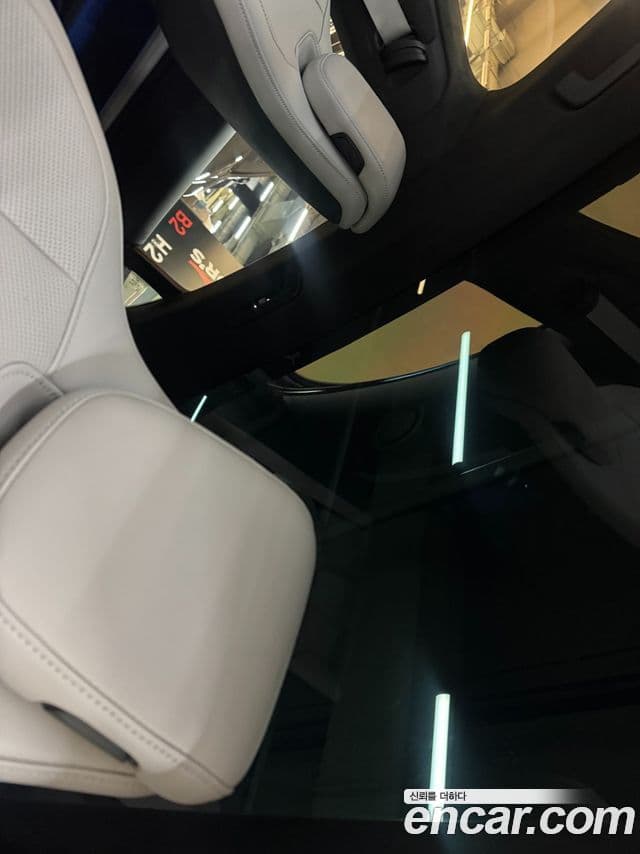 Porsche Taycan 2024 — ფოტო 3/20
