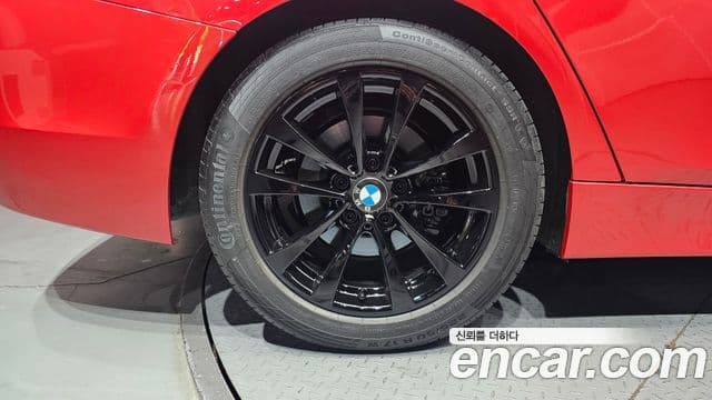 BMW 3 Series 2018 — фото 5 из 20