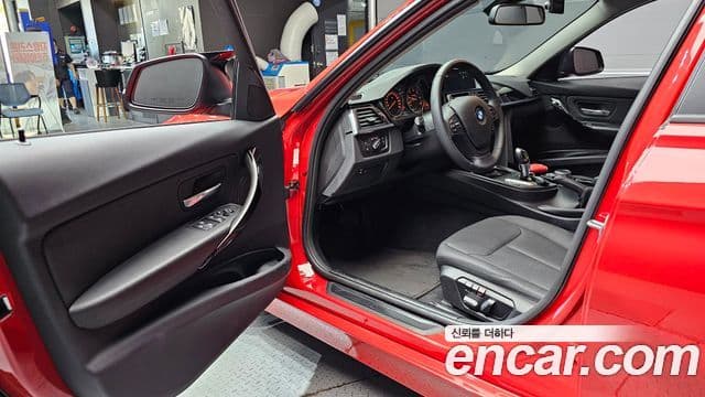 BMW 3 Series 2018 — ფოტო 10/20