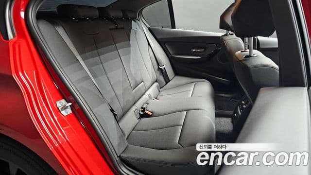 BMW 3 Series 2018 — ფოტო 11/20