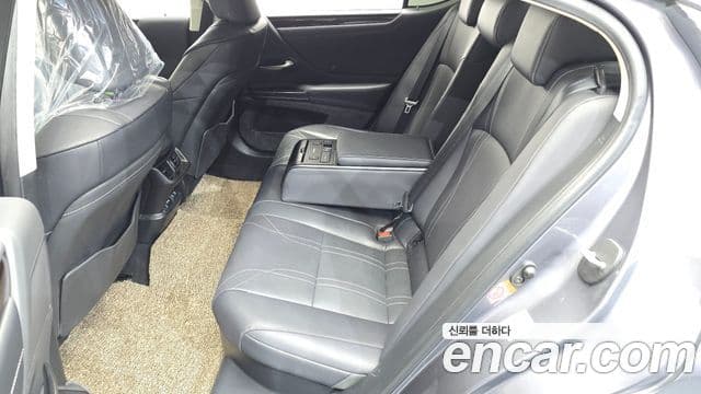 Lexus ES300h 2019 — Şəkil 12/20