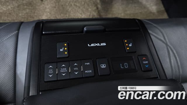 Lexus ES300h 2019 — Şəkil 17/20