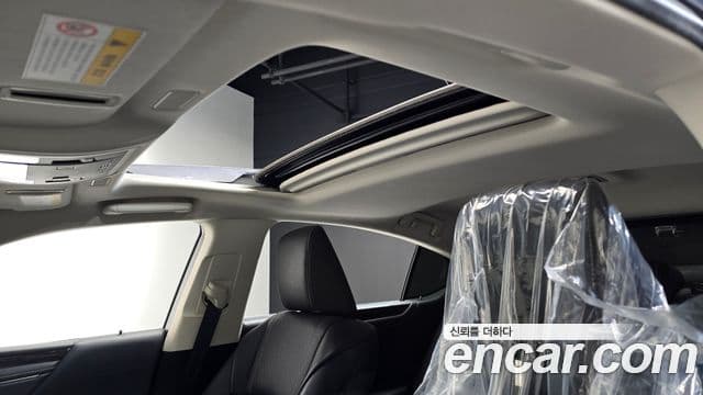 Lexus ES300h 2019 — Şəkil 18/20