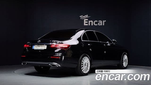 Mercedes-Benz E-Class 2020 — Фото 2/20
