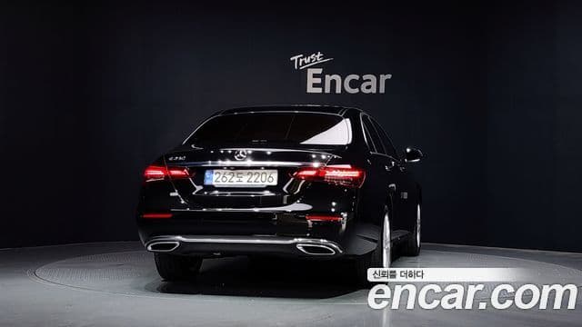 Mercedes-Benz E-Class 2020 — Фото 4/20