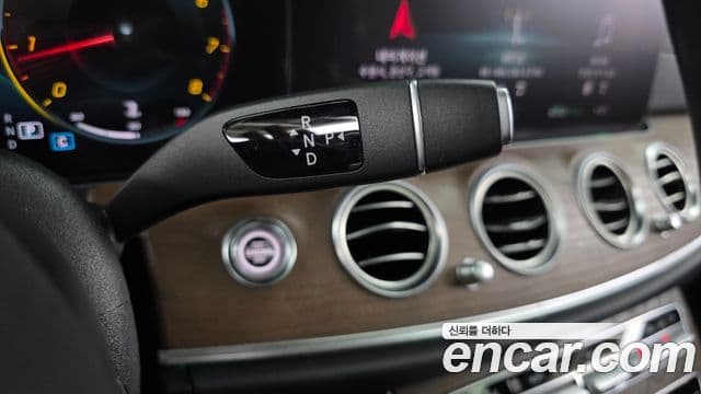 Mercedes-Benz E-Class 2020 — Фото 9/20