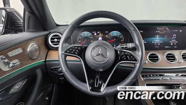 Mercedes-Benz E-Class 2020 — Фото 12/20