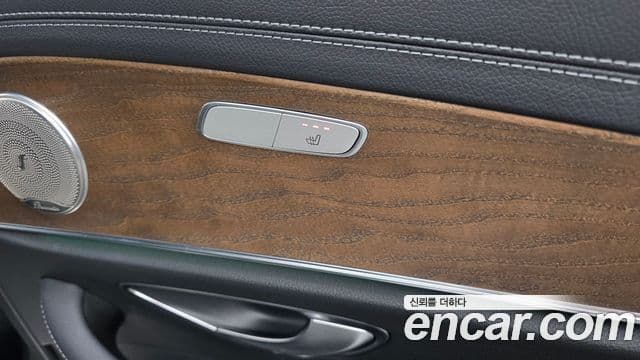 Mercedes-Benz E-Class 2020 — Фото 18/20