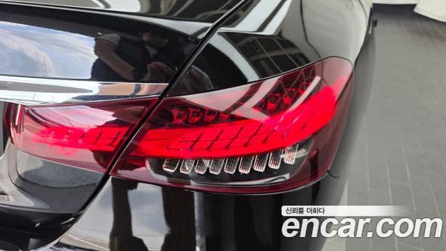 Mercedes-Benz E-Class 2020 — Şəkil 30/33