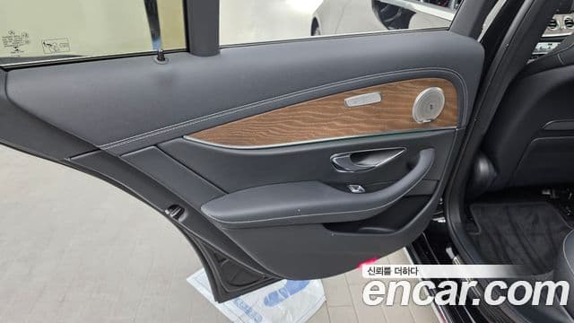 Mercedes-Benz E-Class 2020 — Şəkil 16/33