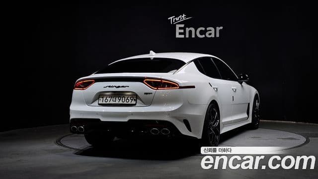 Kia Stinger 2018 — ფოტო 4/20